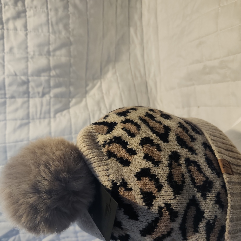 Hat - Picture 4 of 5